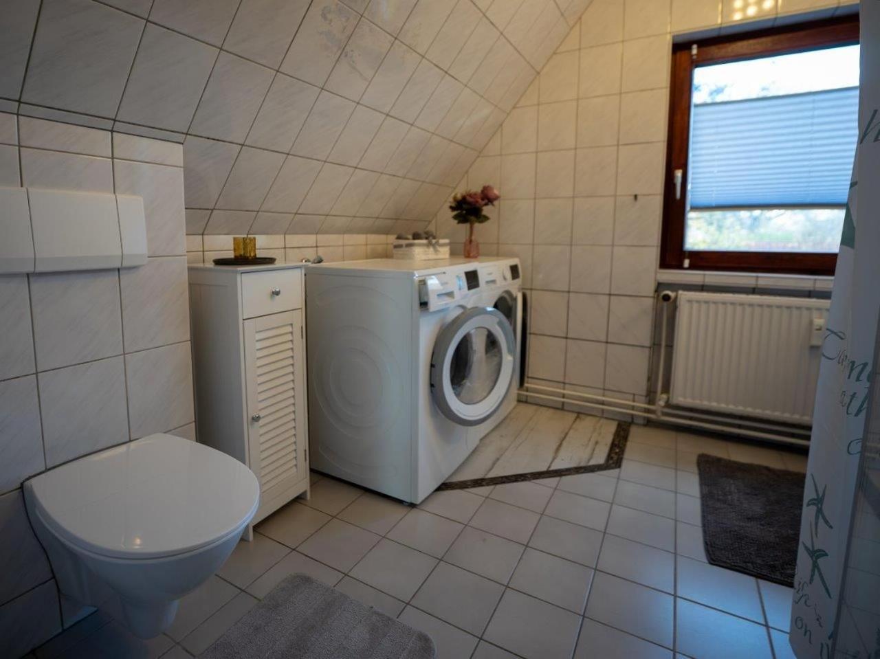 194 Fewo Dat Luetjehuus Mit Dachterrasse Im Ersten Stock Luetjenburg Luaran gambar