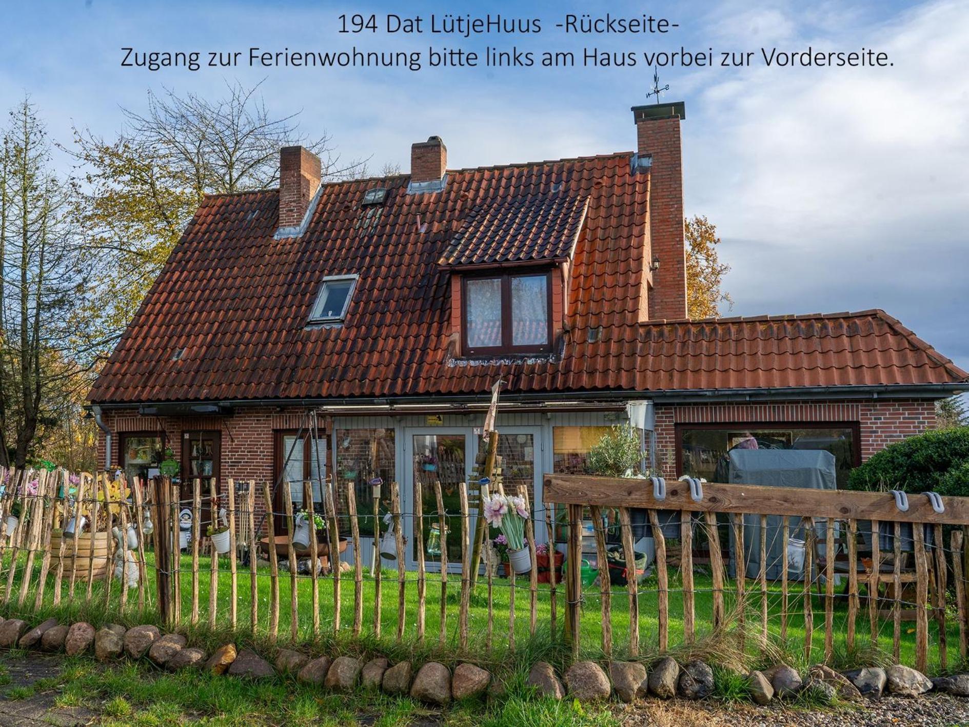 194 Fewo Dat Luetjehuus Mit Dachterrasse Im Ersten Stock Luetjenburg Luaran gambar